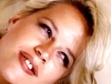 Sweet thing's threesome dirt