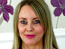 Sofia Shows Off Her Perfect Peachy Ass And Fucks Her Pussy With A Big Dildo - MatureNl