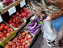 ANAL and VAGINAL Penetration with Vegetables!! Huge Orgasm with Squirt in the Kitchen!!