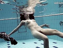 Underwater Show Featuring Mademoiselle's Babe Porn