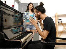 Kamilla sucks her boyfriend's strong boner before he destroys her cunt