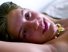Adu00e8le Exarchopoulos & Gemma Arterton - "Orpheline