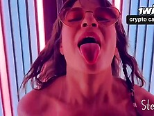 Real couple pounds in tanning booth until husband sprays milk into her mouth - XXX!