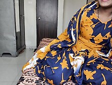 Ravishing 18 year cougar Indian kamwali seducing owner with alluring lusty sex