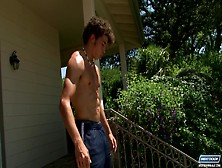 Nextdoorbuddies Video: Austin Merrick