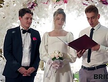 BRIDE4K.  A real wedding anal bang,  Bride was nailed by a toastmaster