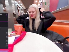 МОЙ ДРУГ УПРАВЛЯЕТ МОИМ ВИБРАТОРОМ LUSH В ОБЩЕСТВЕННОМ МЕСТЕ