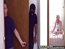 Brazzers - Teens Like It Massive - Tiffany Watson And Jessy Jones - A Burglar Boned My Daughter