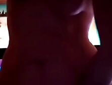 Je joue seule avec mon gode