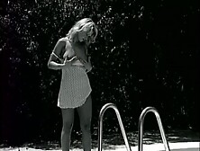 Hawt Hottie Likes Double Penetration and Booty to Throat