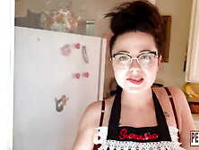 Siouxsie Q Gets Dirty In The Kitchen And Sticks A Banana In His Ass - Sex Movies Featuring Peghim