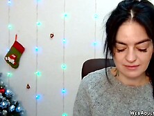 Brunette amateur Ukrainian babe webcam solo