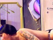 Momenti di estasi: Giulia Diamond e il massaggio erotico a Simone Amato