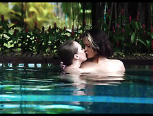 Attractive Lezbian Fisting in the Pool