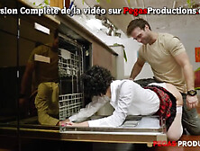 Coincée Dans Le Lave-Vaissaile & Baisée Fort