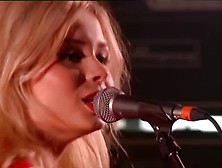 Nina Nesbitt - Way In The World At T In The Park 2