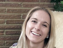 Naomi strips naked while giving an interview