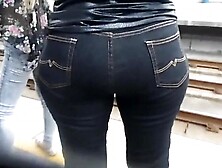 Candid Booty Milf (Jeans) - Culote De La Dama De Negro