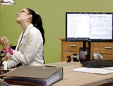 Adorable Elis Is Rising Talent In Rock