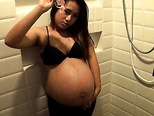 Amateur Thai Pregnant Pat Giving Handjob