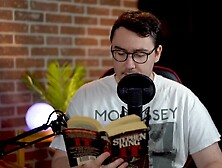 Cute Nerd Reads to U ASMR Stephen Kings IT