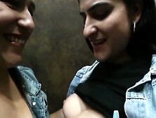 Desconocido Nos Ofrece Dinero A Cambio De Tener Una Experiencia Con Un Vibrador En El Centro Comercial With Jennifer Dupree And