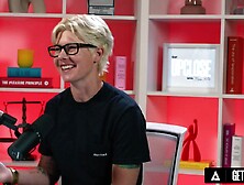 UP CLOSE - How Hotties Climax With Fleshly Girl Octavia Red! SOLO FEMALE MASTURBATION! FULL SCENE