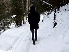 Risky public deepthroat oral pleasure in pretty winter landscape