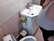 In latrine stepdaughter masturbates shlong stepdad Lot of jizz