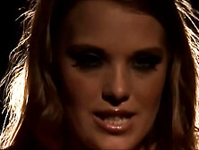 Grobe Bruste und Traume von Sex (GANZER VIDEO)