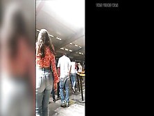 Nalgona Rica En El Metro Jeans