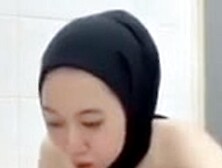 Awek Tudung Sangap Suka Lancap