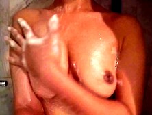 Je Me Caresse Sous La Douche Avant De Baiser Mon Beau Pere