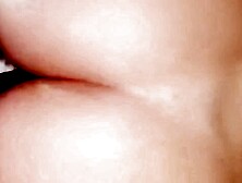 Hermosa señorita Rico mete toda la polla en su garganta.