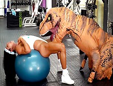 Camsoda - Sexy Milf Stepmom Nailed By Trex In Real Gym Sex