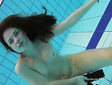 Babe Scene With Flirtatious Katy From Underwater Show