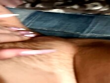 Дрочит киску и смотри на член на компютере