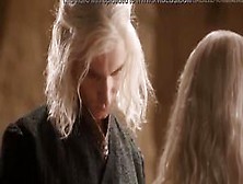 Emília Clarke Nude In Game Of Thrones