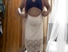 Sri Lankan Sinhala Sexy Milf Finger Vagina Alone Home කොහොමද ඇගිලි සැප