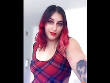 Me pilla masturbándome con Asian Cartoon y me humilla por ser un pajero Otaku.  Role Play Madrastra Enojada