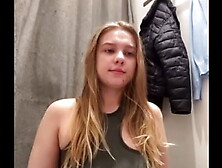 Fingering in public so sweet
