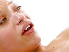 A sweet massage from the well endowed masseuse made Alyssa Branch desperate to get drilled