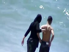 Voyeur En La Playa 2