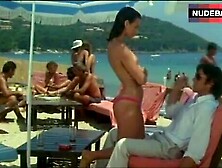 Barbara Nielsen Bikini Scene – L' Annee Des Meduses