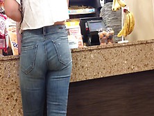 Candid Pawg At Dunkin Donuts