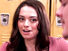 Goth baddie Cubbi Thompson deepthroats and rides