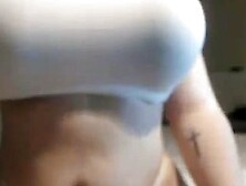 Amateur on cam showing hot body