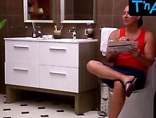 Virna Flores Sexy Scene in Al Fondo Hay Sitio