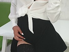 Горячая школьница в чулках хочет секса / sexy Student inside tights