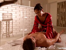 Tricky-Masseur. com - May Thai - Thai massage, candles and soft hands